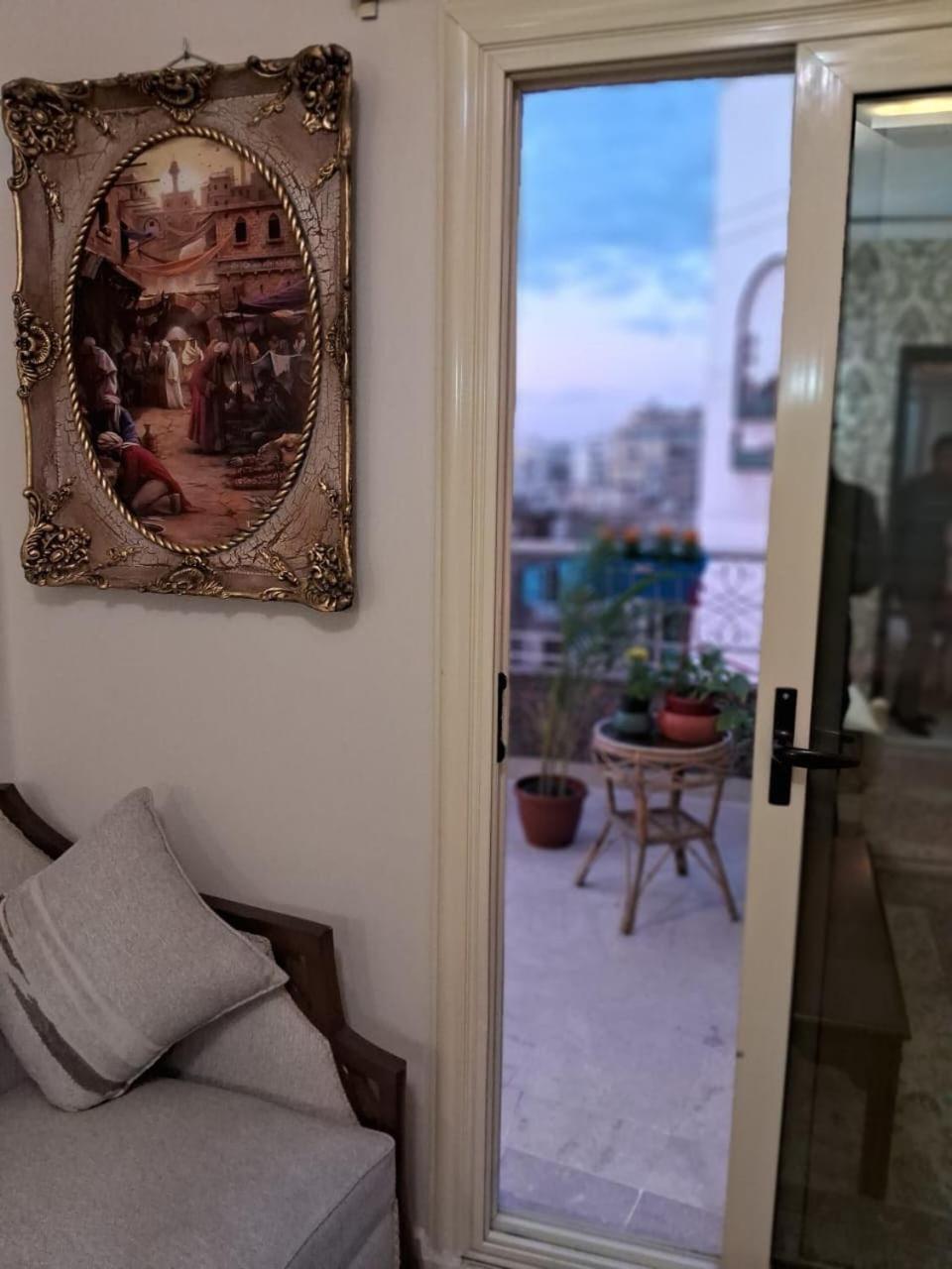 15 Bustan Down Town Apartment