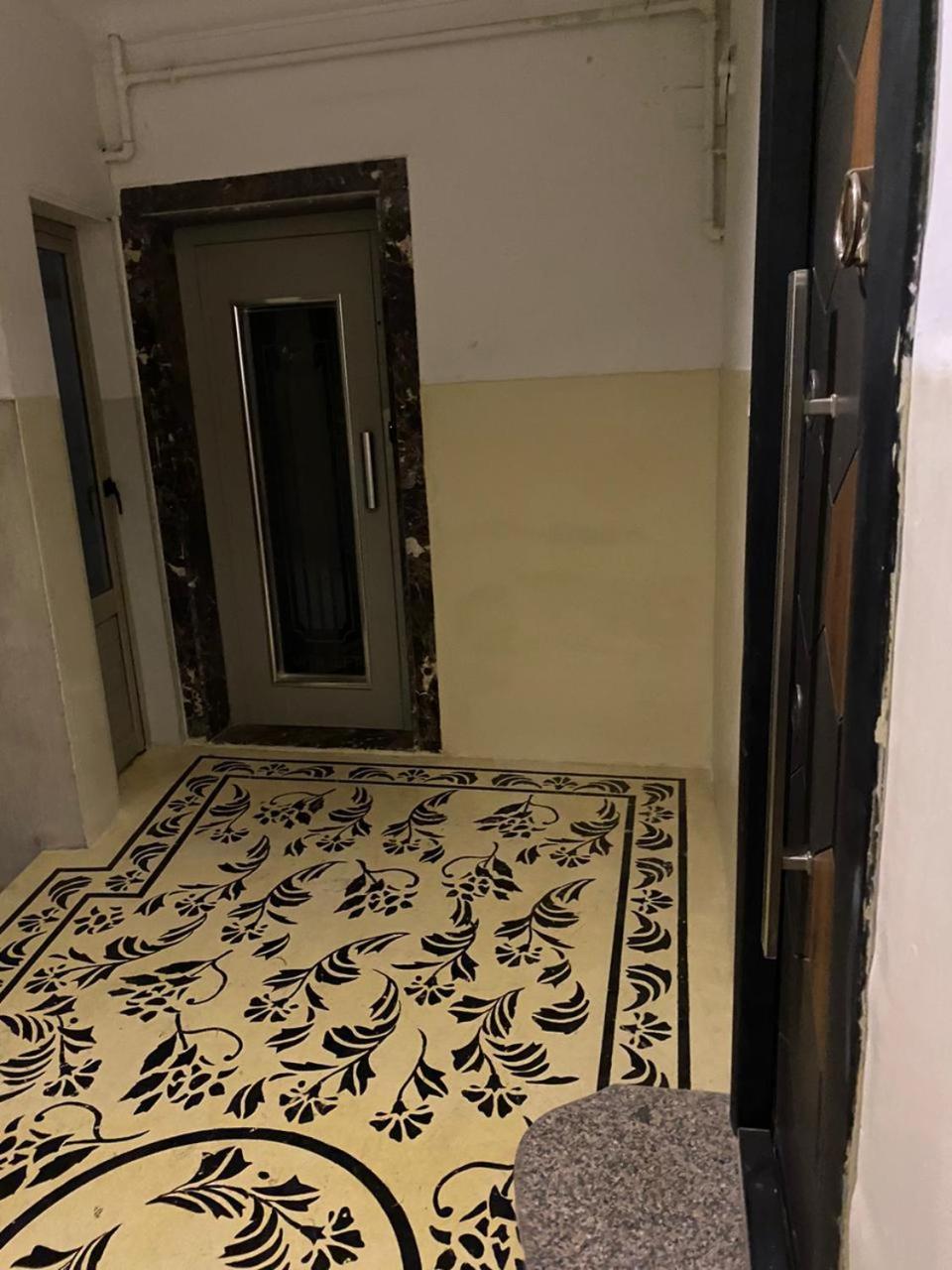 15 Bustan Down Town Apartment