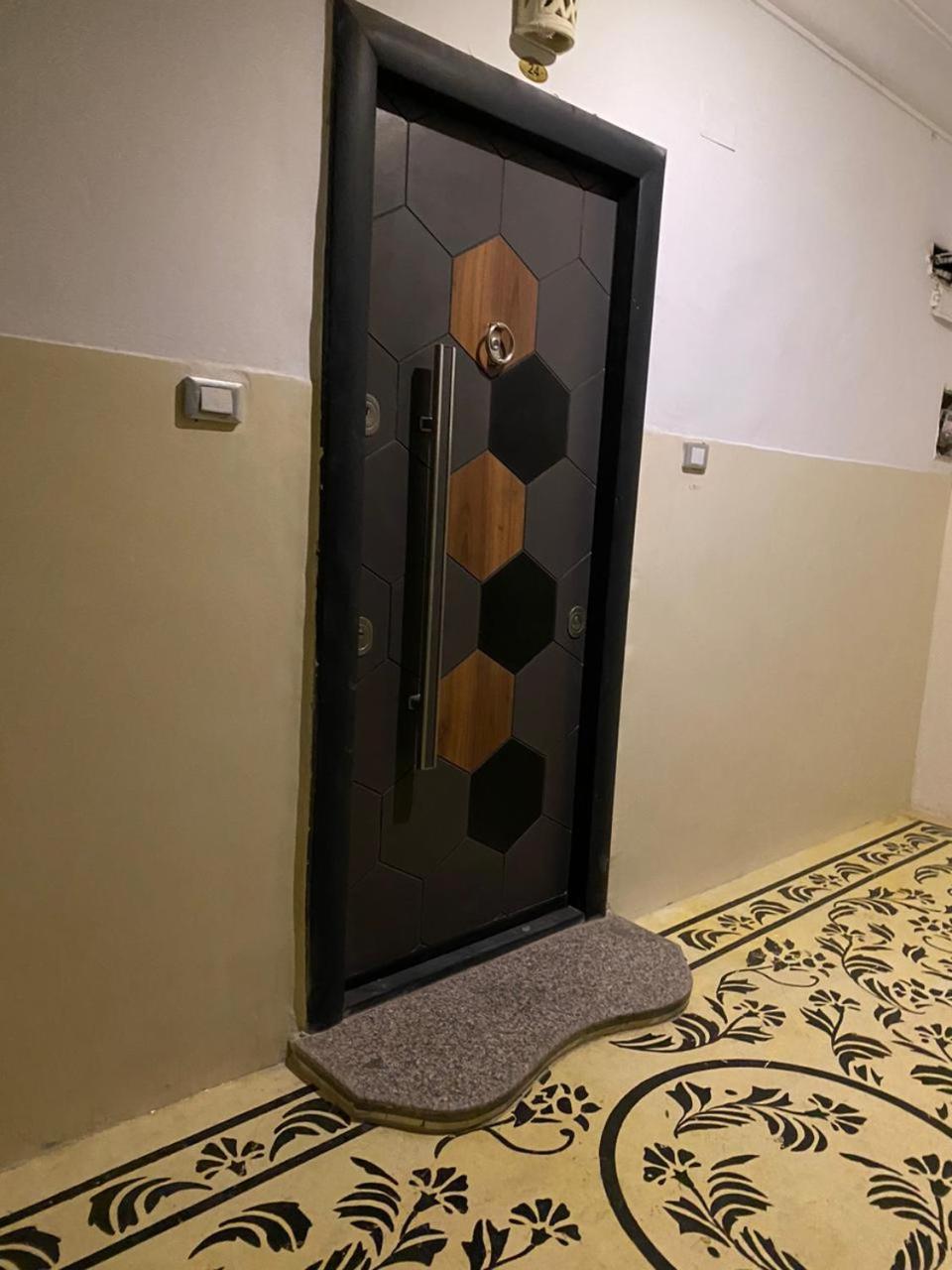 15 Bustan Down Town Apartment *