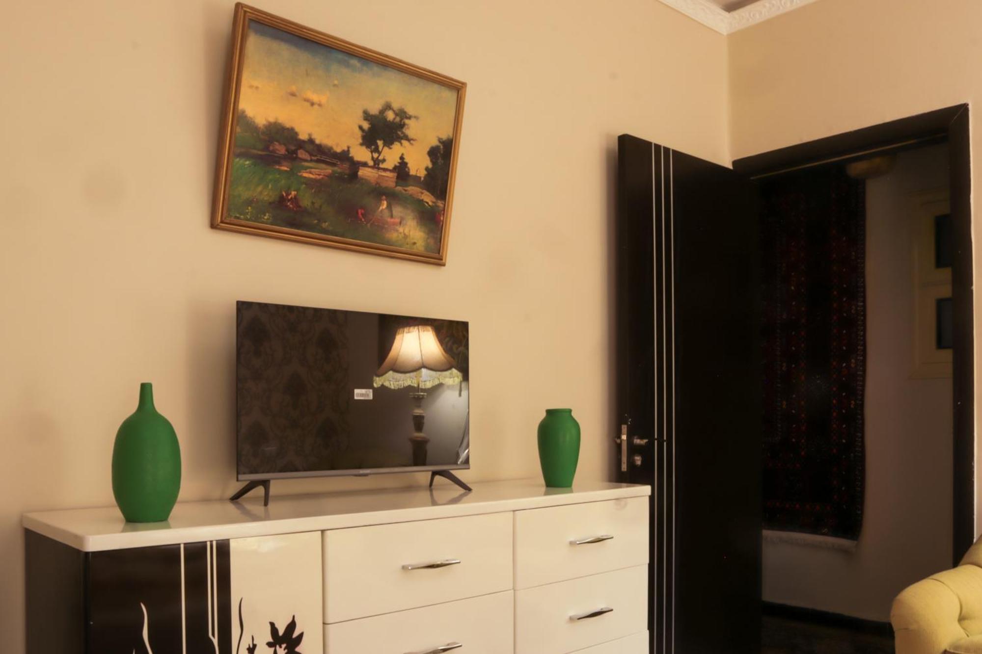 15 Bustan Down Town Apartment